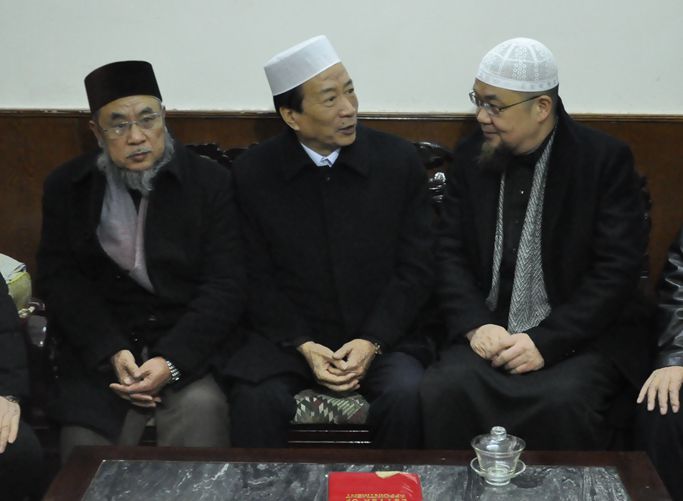 莲湖区红埠街清真寺举行搬请李金亮阿訇荣任兼该寺教长庆典活动