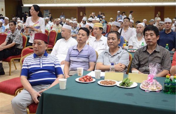 会长兼秘书长马希平,市人大民宗侨外委主任李炎,市宗教局副局长马新芳