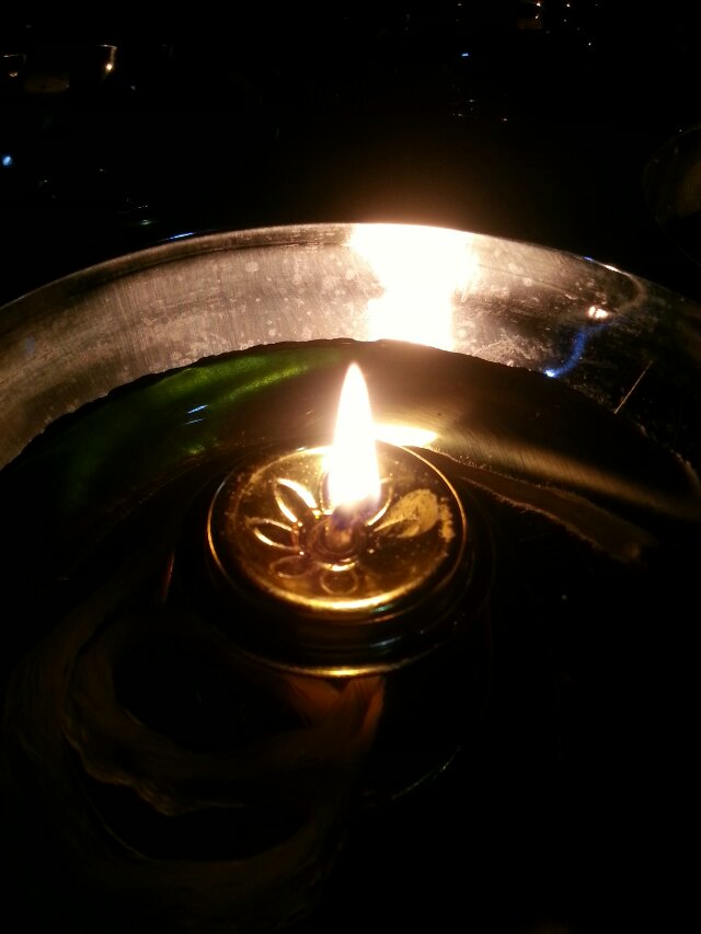 这些五毒的伤害,往生时,因为生前点灯的功德力量,将会保护着亡者而