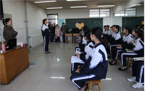 济南长清高级中学考察团访问淄博十七中