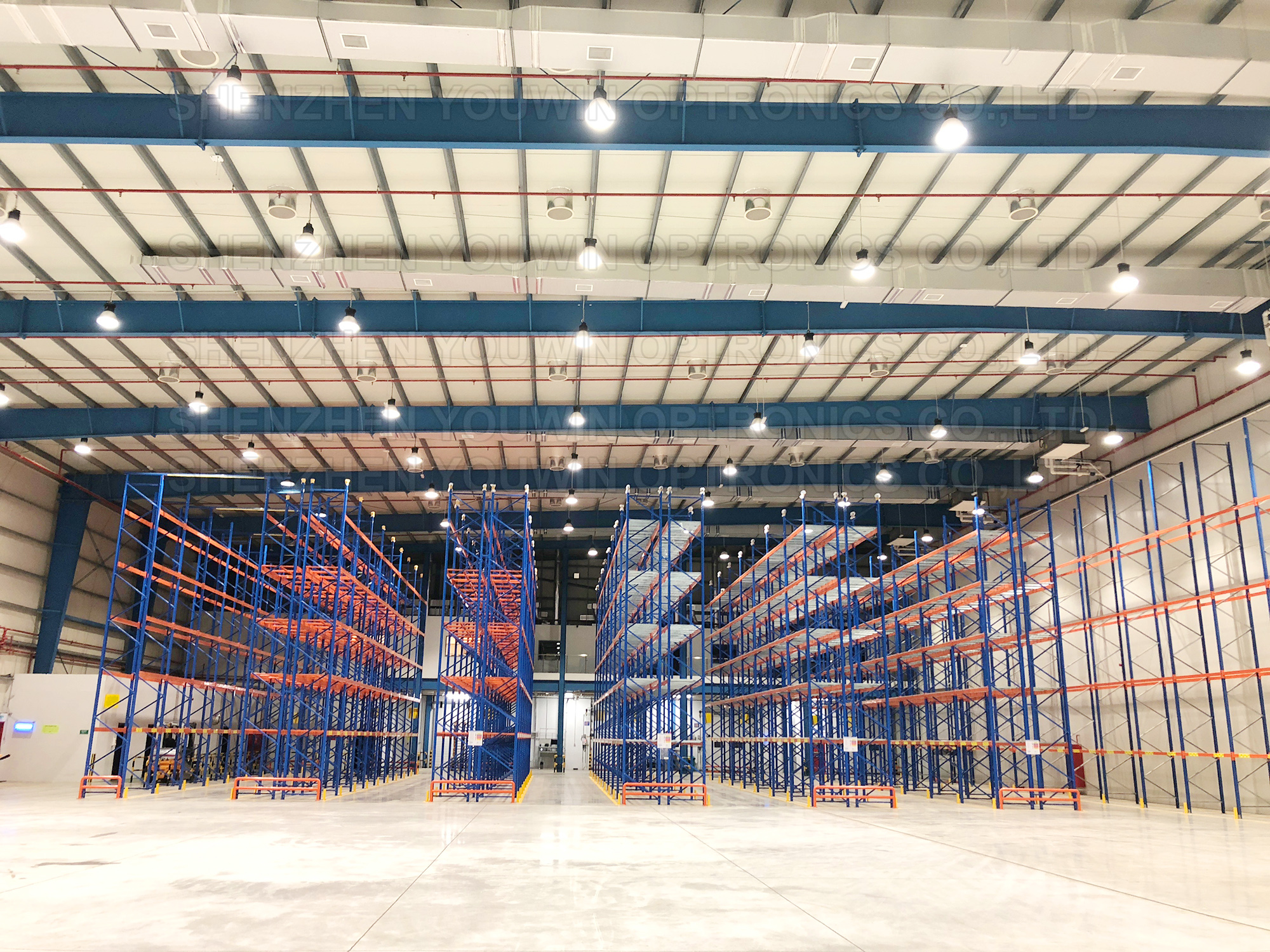 YWHBFM200W LED High Bay Lights Applied In the Dubai Factory Warehouse