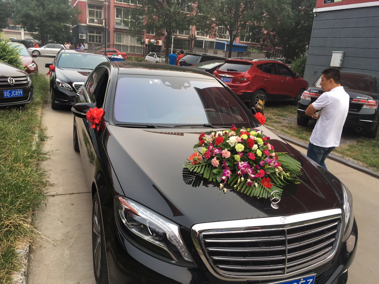 16新款奔驰s400婚礼头车 奔驰e系车队-云杰婚车网-北京婚车|北京婚庆