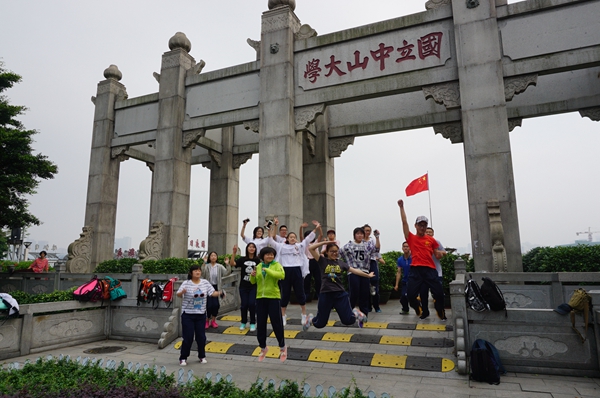 我們行走在路上——記十七中學師生傳媒游學之路