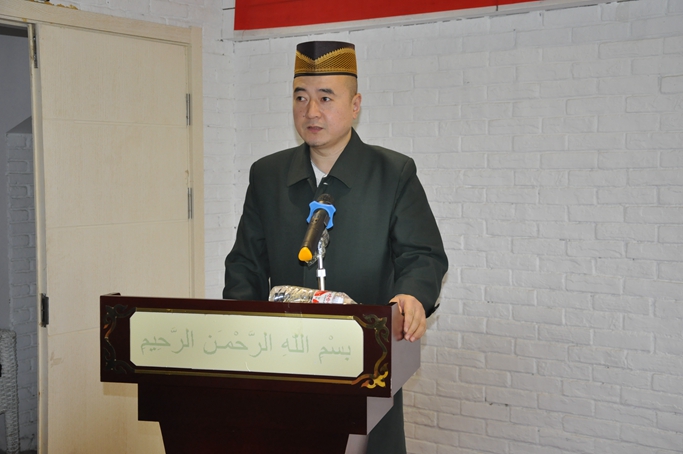 伊协还邀请了甘肃省少数民族古籍整理研究与出版办公室研究员虎隆老师