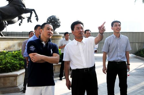 市人大常委会主任叶世林参观调研天瑞尚城项目