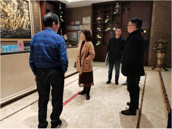 铜陵市委宣传部副部长江虹走访我会会员中华老字号朱