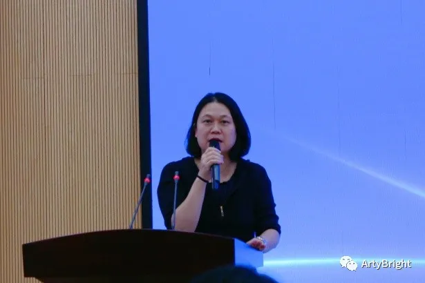 上午,首先由南明区第一实验中学邱玲校长致欢迎辞,南明区教育局副局长