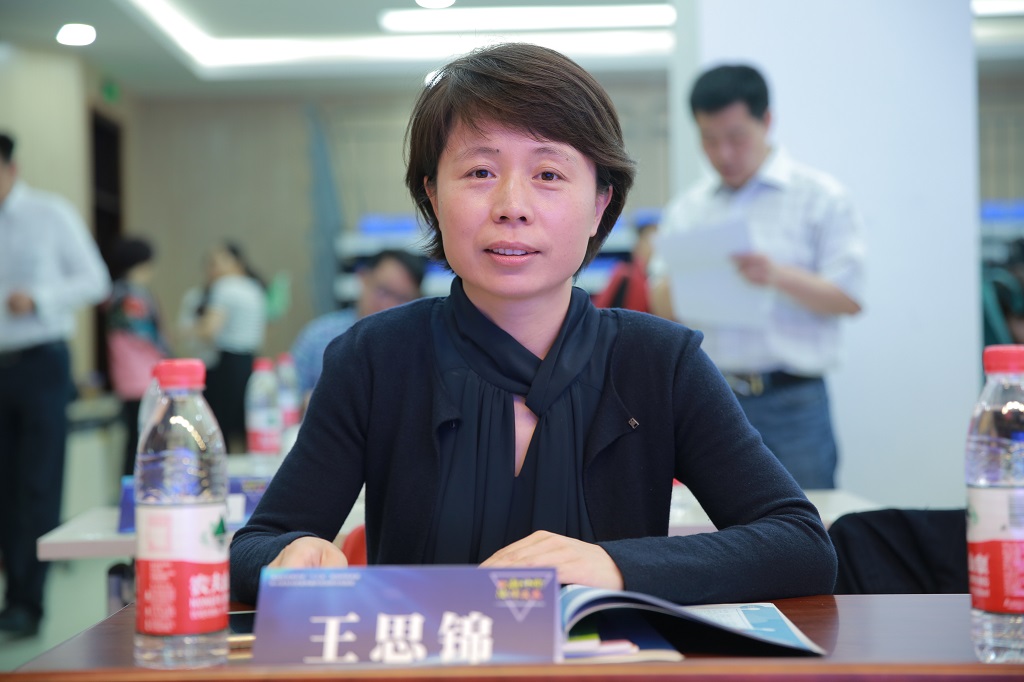 研究院吴颖惠院长,海淀区教委基教一科张妍科长,北京教育学院李晶教授