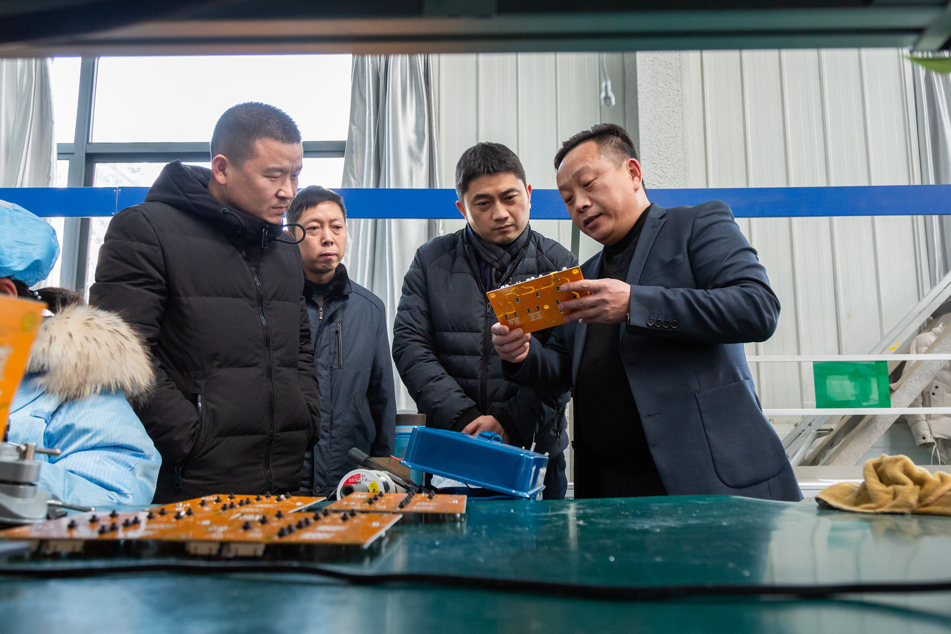 聚焦,县纪委书记许经平莅临华生机电考察调研