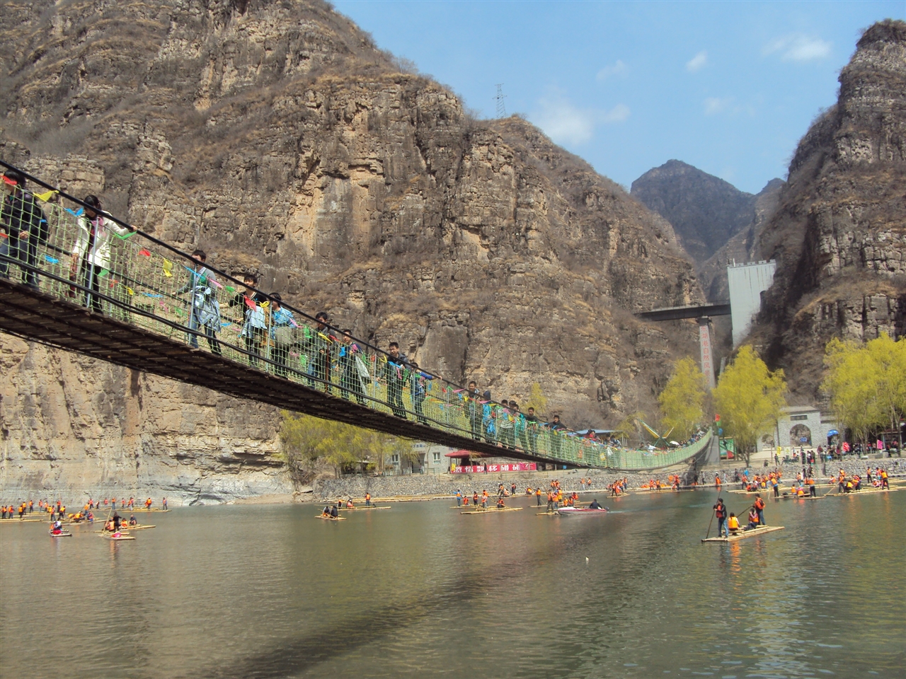 十渡东湖港网红索桥