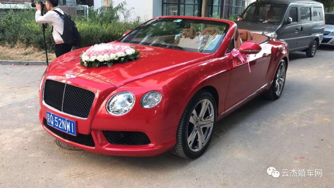 北京红色敞篷宾利婚车 2017.11.18 红色敞篷宾利婚礼头车