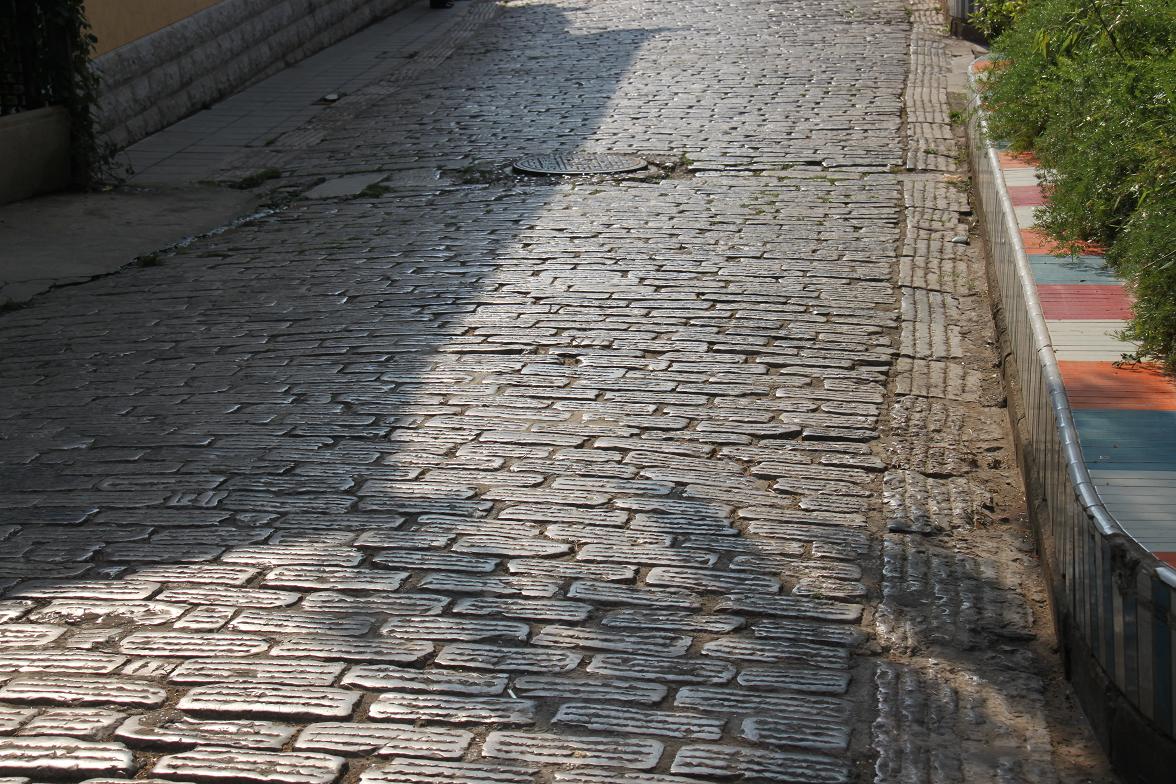 一丘田的石板路